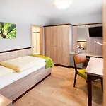 Szálloda Restaurant Luedenbach 3*