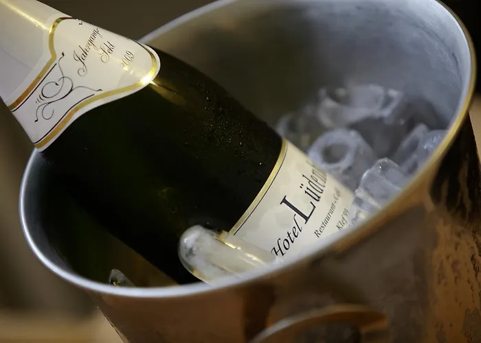 Restaurant Luedenbach ホテル オーヴェラート