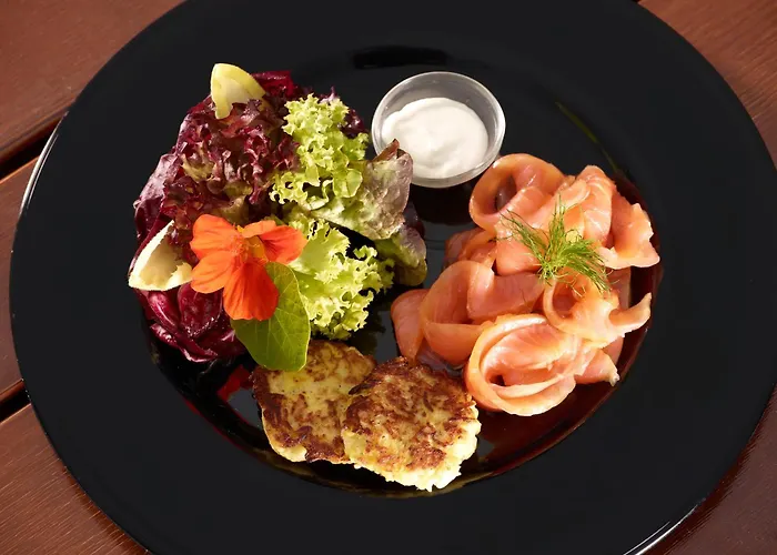 ホテル Restaurant Luedenbach オーヴェラート