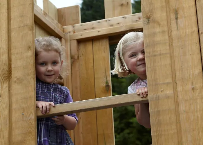 ホテル Restaurant Luedenbach オーヴェラート